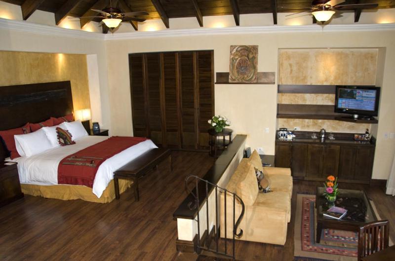 Hotel La Reunion Golf Resort And Residences Antigua Room photo