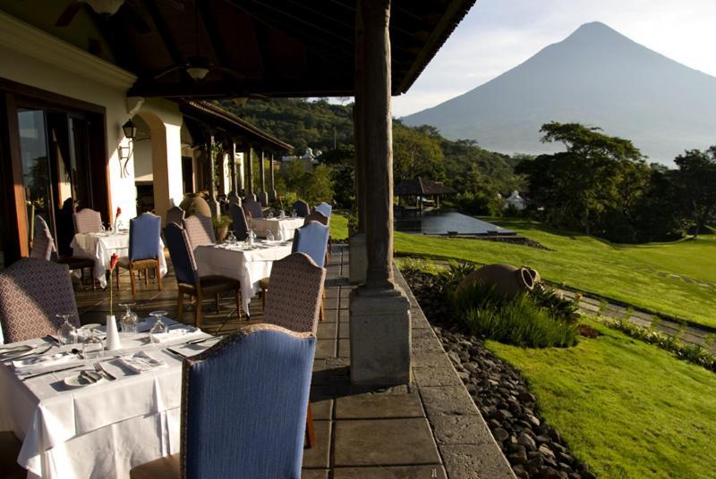 Hotel La Reunion Golf Resort And Residences Antigua Exterior photo