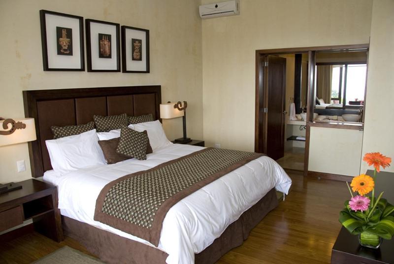 Hotel La Reunion Golf Resort And Residences Antigua Exterior photo