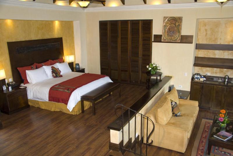 Hotel La Reunion Golf Resort And Residences Antigua Exterior photo