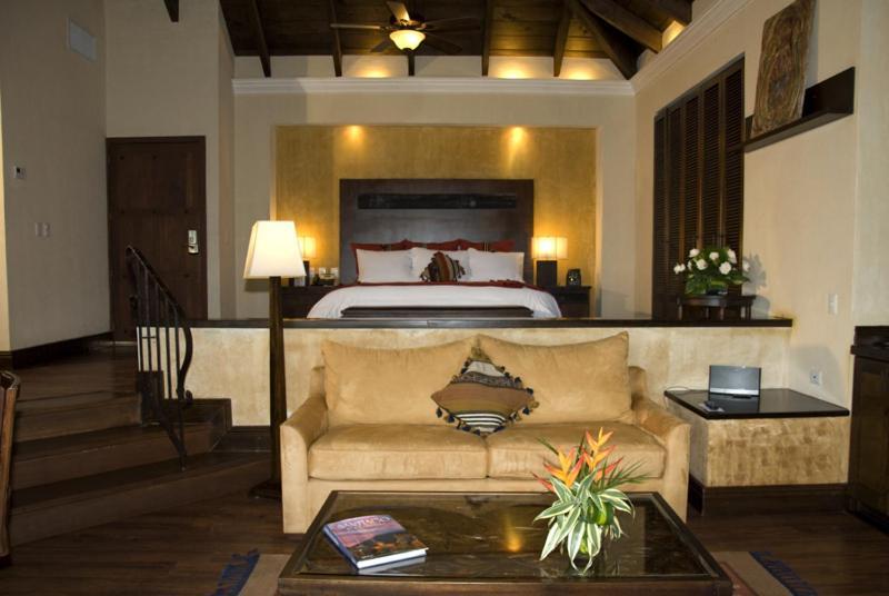 Hotel La Reunion Golf Resort And Residences Antigua Exterior photo