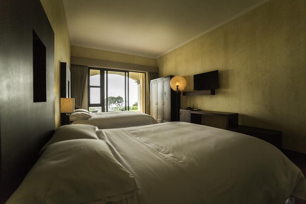 Hotel La Reunion Golf Resort And Residences Antigua Exterior photo