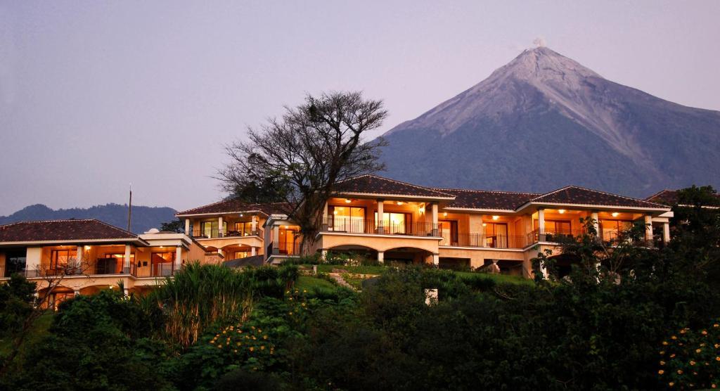 Hotel La Reunion Golf Resort And Residences Antigua Room photo