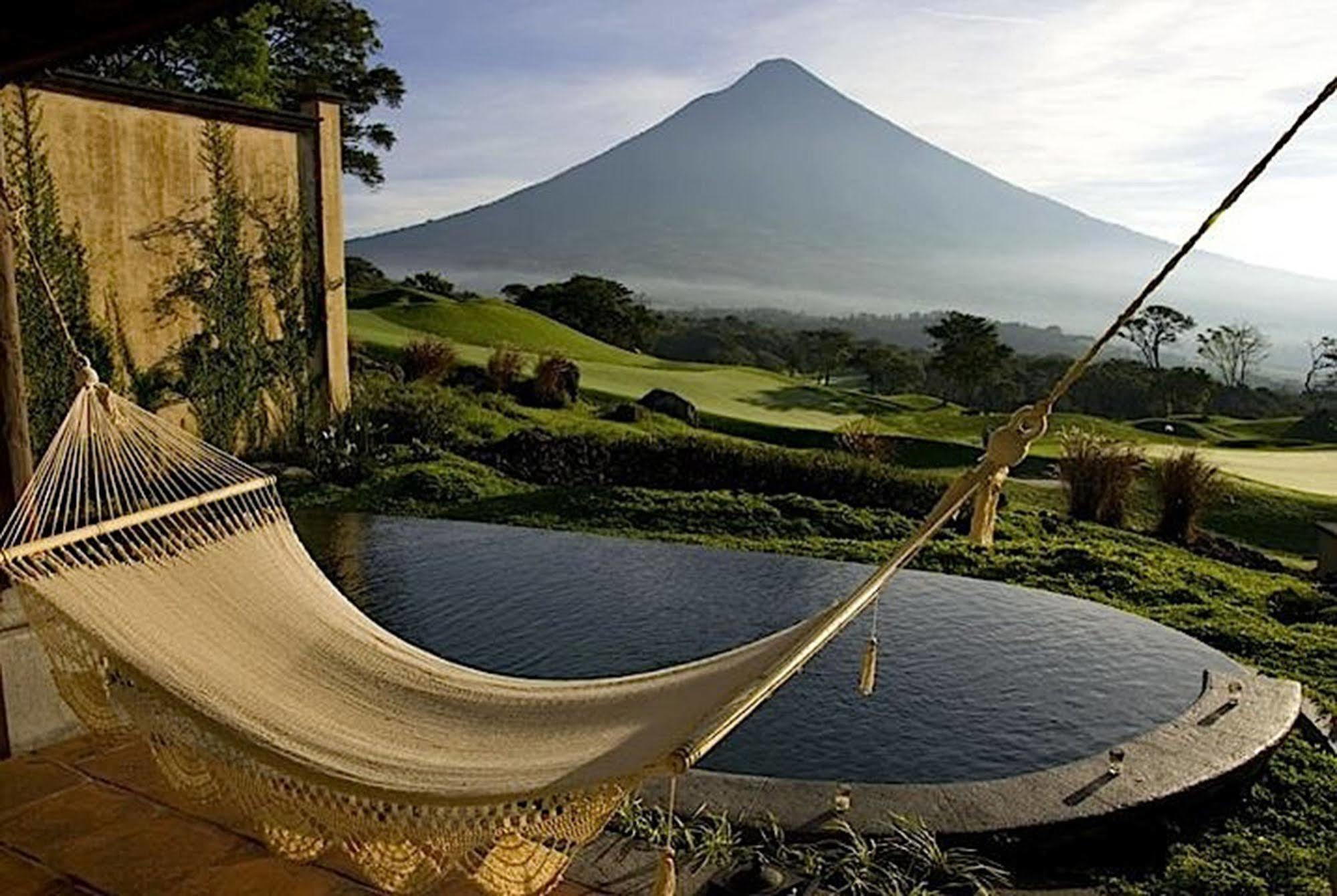 Hotel La Reunion Golf Resort And Residences Antigua Exterior photo